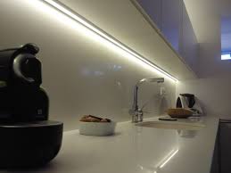 Moderno y bello a partes iguales. Sistemas De Iluminacion Para La Cocina Cocimobel