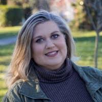 Dana Hart's Instagram, Twitter & Facebook