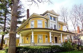 636 Likes 5 Comments Theamericanhome On Instagram We Can T Forget About Front Porch Friday Who Wou Victorian Architecture Victorian Homes Pretty House