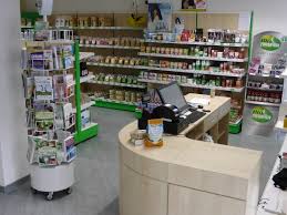 Scaffali metallici usati e nuovi per negozi di alimentari, negozi frutta e verdura, scaffalatura per negozio di abbigliamento e negozi di calzature, cartolerie, scaffali a gondola e murale per negozi di giocatoli e articoli di largo consumo, scaffalatura industriale per magazzini, scaffali per negozi di ferramenta, scaffalature metalliche leggere per archivi, scaffali componibili ad incastro. Mobili Negozi Biologici Sardegna Oristano Nuoro Sassari Olbia Cagliari