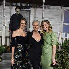 Scarred by the events that took place 40 years ago, laurie strode (jamie lee curtis) and her family once again face off with escaped serial killer michael. Halloween Kills Cast Popsugar Entertainment