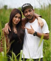 Berpeluk Sakan Dengan Zahirah Zizan Razak Diminta Jaga Hati Mira Filzah Gosip Tempatan Gosip Forum Cari Infonet