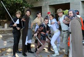 Und für das rey kostüm sollten sich die damen eine beige kleidung aus mehreren schichten anziehen, und sich die charakteristische frisur mit drei dutts machen. Star Wars Kostum Zu Fasching Ideen Fur Die Ganze Familie