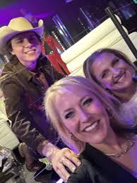 SADNESS ON SADNESS: 20 minutes ago in Tennessee, USA — At the age of 79,  Alan Jackson broke down in tears as he shared an urgent message with his  followers that Dolly