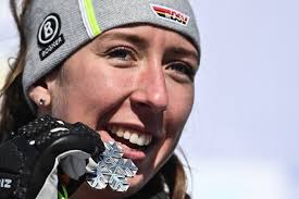 Abfahrerin kira weidle bleibt auch im neuen kalenderjahr in schlagdistanz zur weltspitze. Ski Alpin Wm In Cortina Bilder Von Kira Weidles Silber Abfahrt