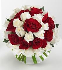 Close up detail of a red and white amaryllis flower. Valentine S Day Valentine Symbols And Valentine Week Red And White Roses Flowers White Rose Bouquet