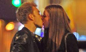 Uefa 2020'de kalbi duran eriksen destek mesajları yağıyor. Tottenham Star Christian Eriksen In Sultry Smooch With Girlfriend Sabrina Kvist Jensen Daily Mail Online