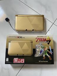 A link to the past (ゼルダの伝説 神々のトライフォース, , zeruda no densetsu kamigami no toraifōsu ?) es la tercera entrega de la saga de the legend of zelda, y la primera de la consola super nintendo entertainment system, de nintendo. Good Used Nintendo 3ds Dsi Xl Zelda Legend Nds Limited A Link Between Worlds Special Edition Video Gaming Video Games Nintendo On Carousell