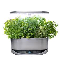 It is easy to use and easy to clean, despite small inconveniences like super bright led grow lights and a useless water level indicator. Aerogarden Harvest Elite Harvest Elite 2019 Model Edelstahl Anzuchtsets Quizapp Garten