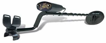With its adjustable height and weight of only a few pounds, kids of all ages can use this machine. Bounty Hunter Fast Tracker Metal Detector Bresser