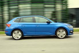 Remarkable for its versatility and spaciousness, you'll easily cope with anything the future has in store for you. Praxistest Skoda Scala Erster Gas Junky