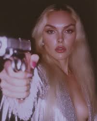 stepfanie tyler (@wildbarestepf) • Instagram photos and videos