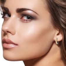 GOLD OVAL HUGGIE EARRING WITH CITRINES