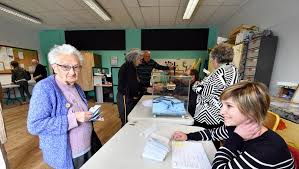 Over 100,000 english translations of french words and phrases. A 101 Ans Yvonne Est Une Des Doyennes Des Bureaux De Vote A Tarbes Ladepeche Fr