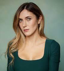 Gina Coyle's Instagram, Twitter & Facebook