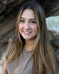 Erin Ellington's Instagram, Twitter & Facebook