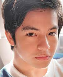 Ia dikenal setelah membintangi sinetron malu malu kucing di mnctv dan mermaid in love di sctv. Angga Aldi Yunanda Home Facebook