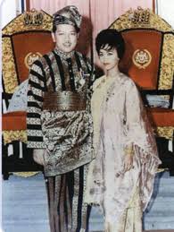 Join facebook to connect with saloma p ramlee and others you may know. P Ramlee Bersama Isterinya Saloma Mengenali Pelakon Lama Facebook