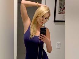 I'm not sure what happend to shanna but she did an awesome job on this tune from the waiting to exhale soundtrack! Dlisted Shanna Moakler Is Still Getting Involved In Travis Barker S Business While Her Kids Side With Their Dad