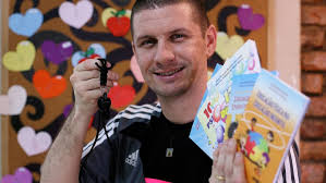 Professores levam a vida acadêmica da educação física para os livros