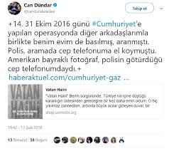 Can dündar, fotoğrafın hikayesini kişisel twitter hesabından anlattı. Can Dundar Niye Amerikan Bayragina Sarildi