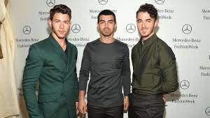 See more ideas about jonas brothers, jonas, joe jonas. Jonas Brothers Enthullen Das War Der Grund Fur Das Band Aus Promiflash De