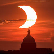 Il est essentiel de toujours protéger votre peau et d'utiliser tous les jours une crème de jour avec un spf 30 minimum. Systeme Solaire Tout Savoir Sur L Eclipse Solaire Qui A Eu Lieu En France Ce Jeudi