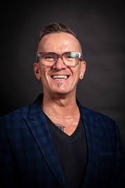 Al Mccormack's Instagram, Twitter & Facebook