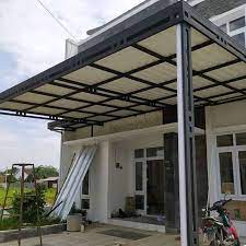 Kanopi umumnya dibuat secara menyatu dengan bangunan, namun hal ini tidaklah mutlak, karena kanopi dapat dibuat terpisah dengan bangunan meski fungsinya tetap sama. Jual Kanopi Minimalis Kanopi Teras Rumah Atap Spandek Kota Bekasi Zahira Minimalis Tokopedia