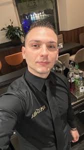 Rosslyn Bay Resort is seeking an experienced receptionist to join our team.  Please send your resume to: mkksresorts@gmail.com