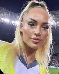 Deborah Lehmann's Instagram, Twitter & Facebook