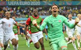 Premier quart de finale de l'euro 2020, la suisse rencontre la roja ce vendredi (18h) dans une rencontre surprenante. Hhncqbzhynyhqm