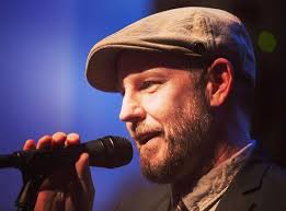 Amazon.com: Light of the Diddicoy: 9780988400894: Loingsigh, Eamon: Books