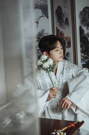It was first revealed in may that the actors were offered roles in chaebol family's youngest son (literal title). Song Joong Ki Jeon Yeo Bin And 2pm S Taecyeon Captivate On Set Of Vincenzo Gossipchimp Trending K Drama Tv Gaming News