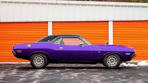 Nrg8, the air filter housing top was used on 440 4bbl, 440 6 pak, 426 4bbl and 426 2x4bbl engines, using different brackets, all thread and wing nuts. 1970 Dodge Hemi Challenger R T Se F120 1 Kissimmee 2019