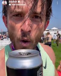 Jonathan Carousel all sweaty, with his beautiful muscles