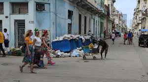 A Month After the Complaints Lady Trash Continues to Reign in the Cuban  Capital – Translating Cuba
