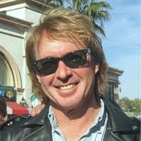 Robert Fitkin's Instagram, Twitter & Facebook