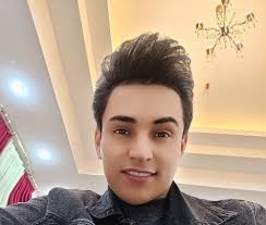 بیوگرافی علی یگانه