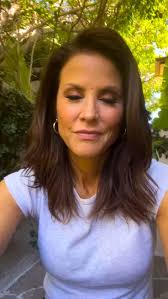 What's the feeling causing the frenzy? , A simple conversation with a  co-worker today reminded me of choices we make in the moment. , #moments  #selfcare #listen #aşk #useyourvoice #kindnotquiet ...