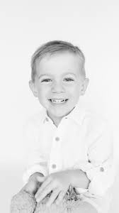 LITTLE STUDIO PORTRAITS 🤩 only one time left!, •Saturday, February 10,  •8:45! You’ll have the very first session of the day 🤍, •$177 gets you 10  minutes, one outfit change, option to bring a prop, ...