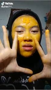 Scopri ricette, idee per la casa, consigli di stile e altre idee da provare. Ngakak Cewek Ini Jadi Mirip Minion Setelah Pakai Masker Kunyit