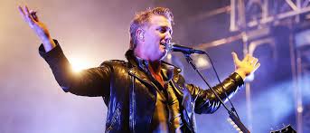 Songwriter/guitarist josh homme has been part of two of the most acclaimed stoner rock/metal bands of the late '90s and early 2000s: Sanger Josh Homme Erwirkt Einstweilige Verfugung Gegen Ex Promiflash De