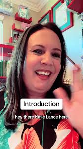 Hi TikTok, it me! 👋 #getsocialsmart #intro #entrepreneur #catmom  #socialmediastrategist #keynotespeaker