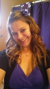 Is Serena's pre-wharton marriage attire a combination of colors?