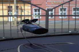 Un detector de radares de carretera. Detectores De Radar Vale A Pena Comprar