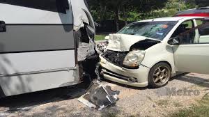 Memiliki sesebuah kereta adalah satu kemestian bagi setiap orang. Wanita Maut Bas Masuk Laluan Elak Anjing Melintas