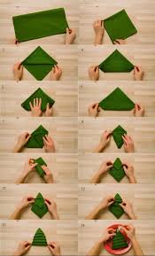 Le sapin de noël debout. Pliage De Serviette Pour Noel Facile Et Deco Idees Et Instructions