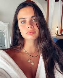 In an attempt to encourage her 7.5 million instagram. Sara Sampaio Movies Age Photos Family Husband Height Birthday Biography Filmography Upcoming Movies Tv Ott Social Media Facebook Instagram Twitter Whatsapp Google Youtube More Celpox