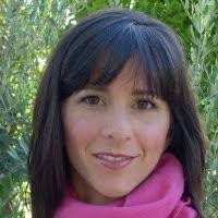 Jennifer Azevedo's Instagram, Twitter & Facebook